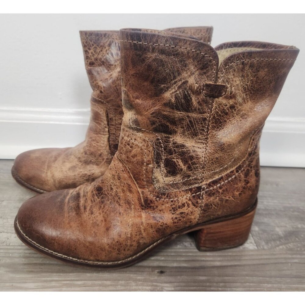 Diba True Women's Sz. 7 West Haven Distressed Brown Leather Western Booties